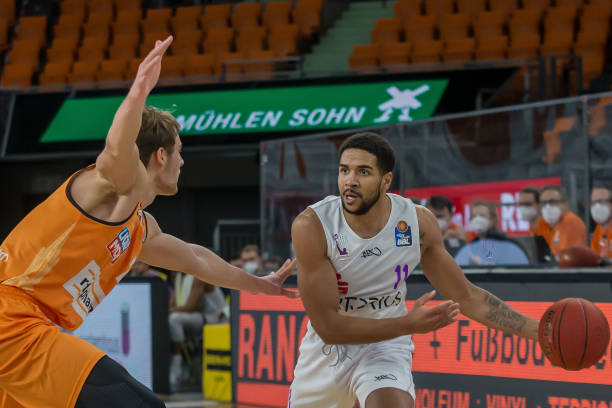 守制造巨大 守制造巨大