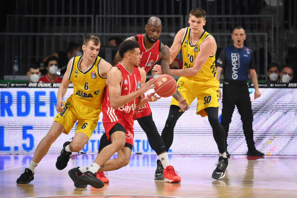 场两方面都 场两方面都