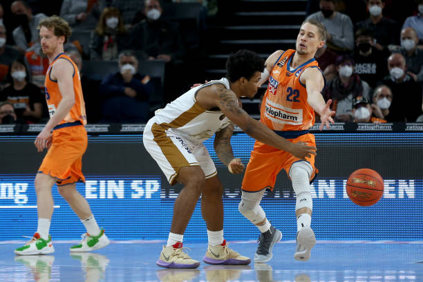 其中包括几 其中包括几